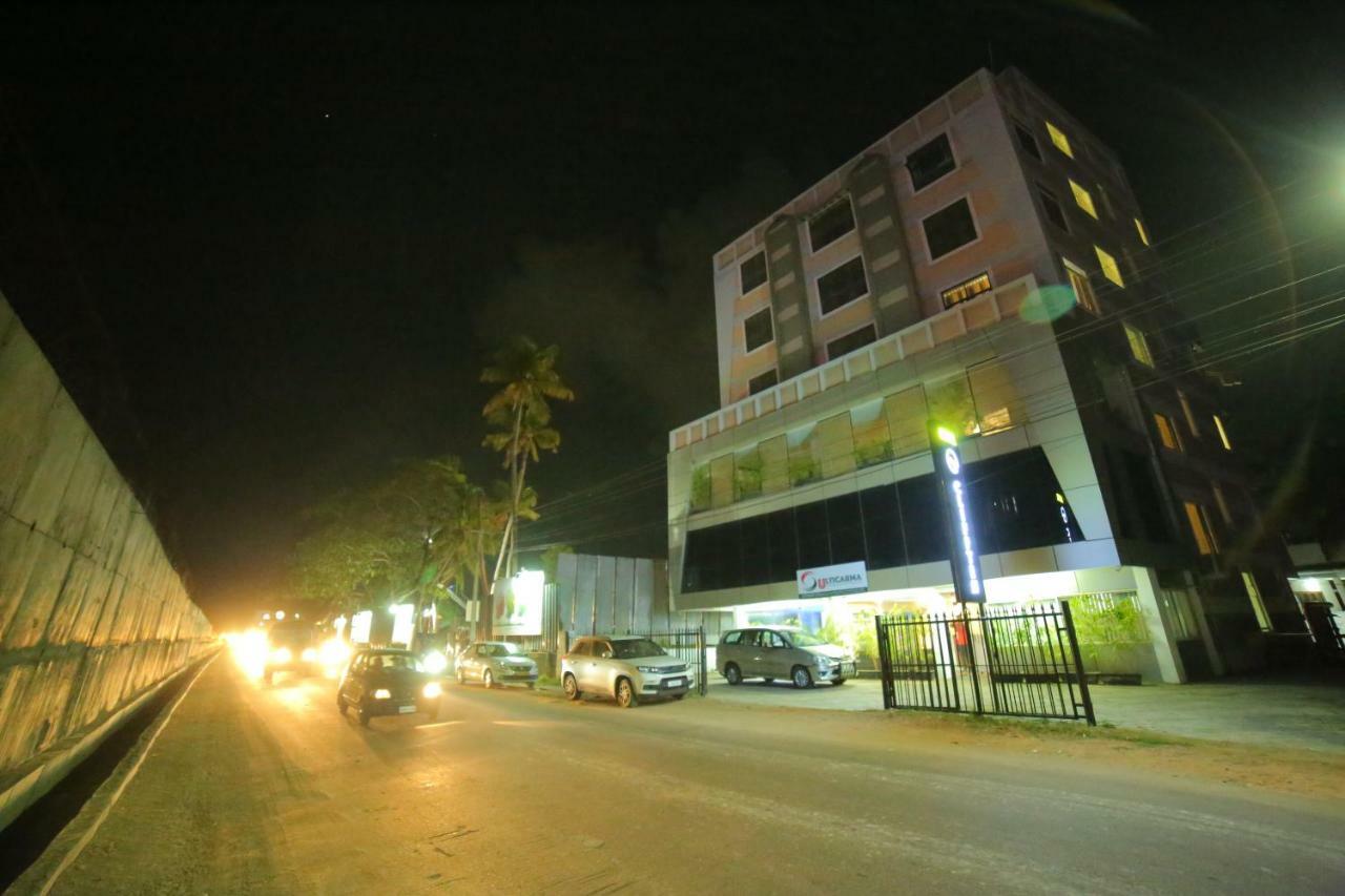 Clifften Hotel Thiruvananthapuram Bagian luar foto